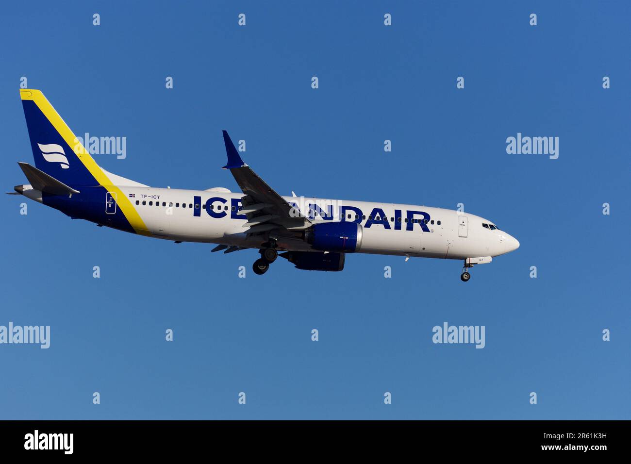 Icelandair, Boeing 737Max, TFICY, Landing at Pearson Airport, Toronto