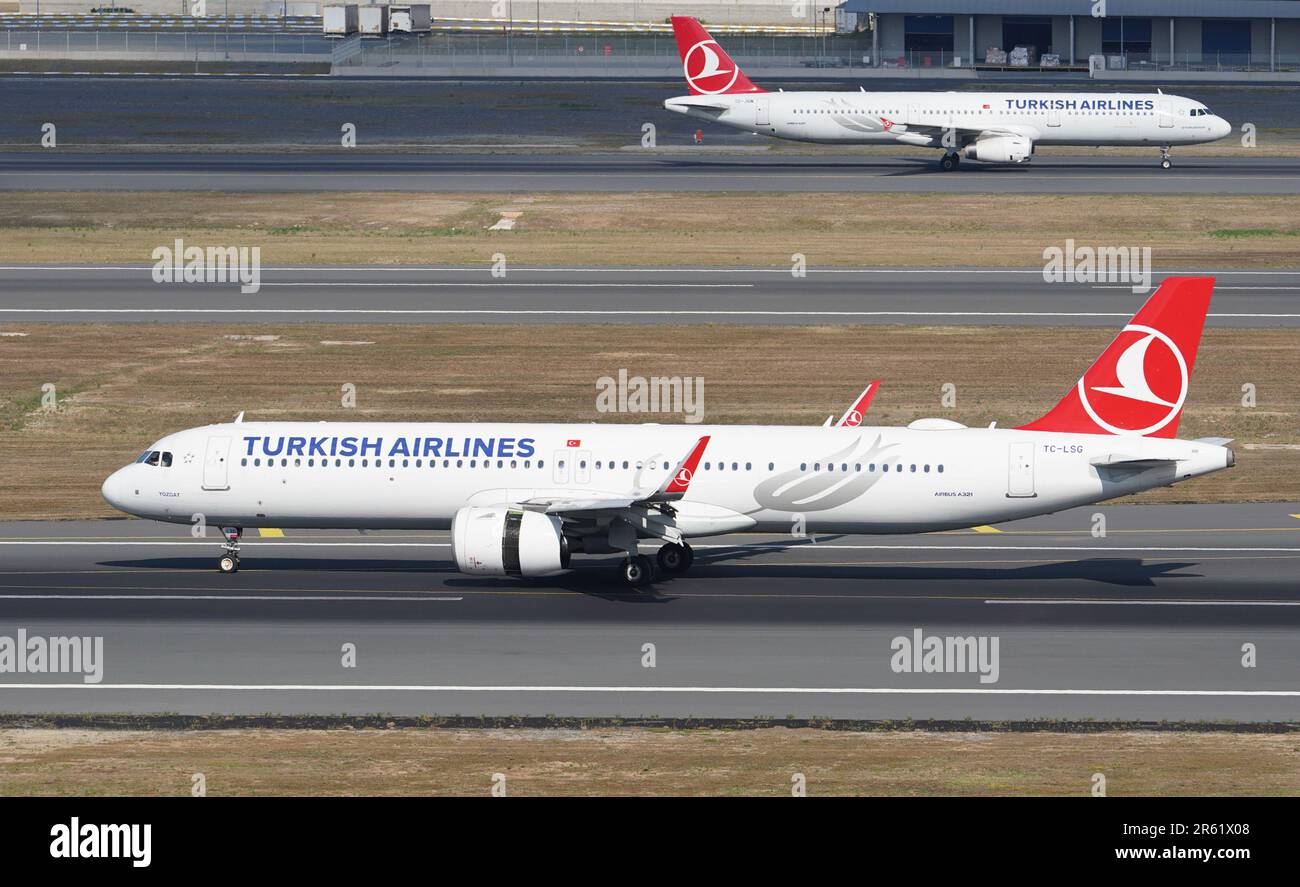ISTANBUL, TURKIYE - AUGUST 06, 2022: Turkish Airlines Airbus A321-271NX (8794) landing to Istanbul International Airport Stock Photo