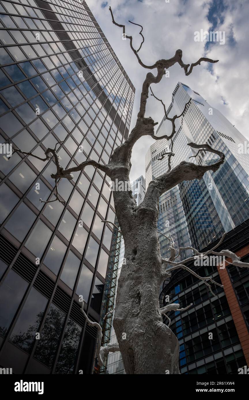 London, UK: Skyscrapers seen from Undershaft in the City of London. St ...