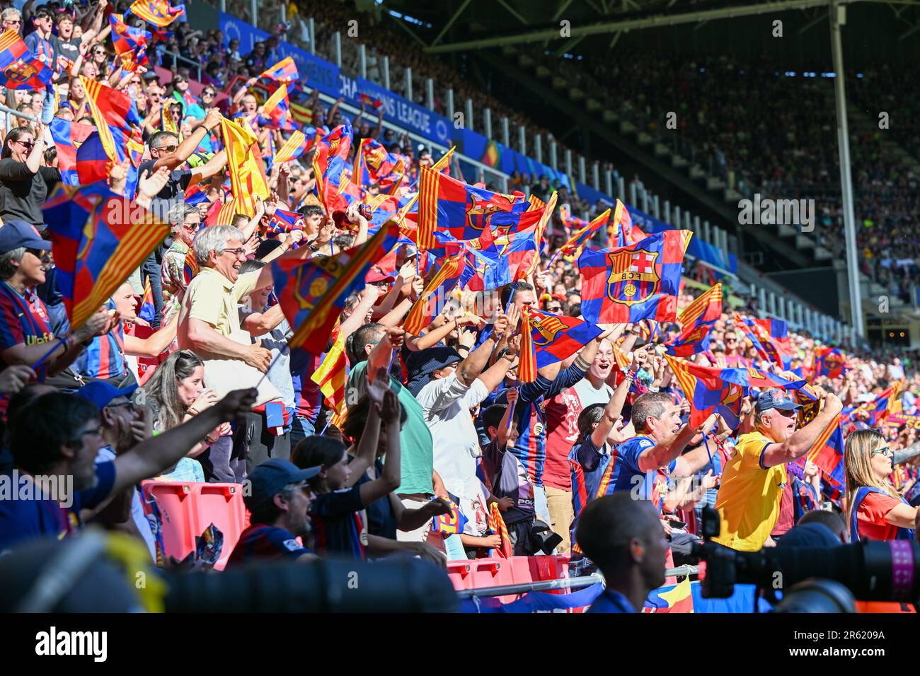 Eindhoven, The Netherlands. 03rd June, 2023. fans and supporters of Barcelona pictured celebrating during a female soccer game between FC Barcelona Femeni and VFL Wolfsburg, at the final of the 2022-2023 Uefa Women's Champions League competition, on Saturday 3 June 2023 in Eindhoven, The Netherlands . Credit: sportpix/Alamy Live News Stock Photo