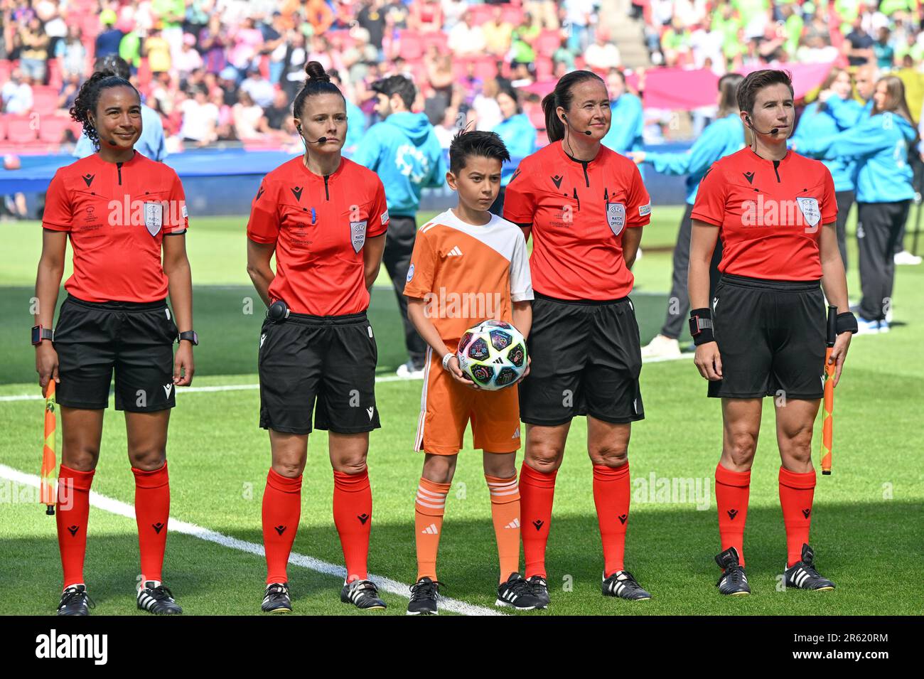 Eindhoven, The Netherlands. 03rd June, 2023. referee Cheryl Foster (Wales) pictured with assistants Michelle O'Neill (Ireland), Franca Overtoom (Netherlands) and 4th official Rebecca Welch (middle) during a female soccer game between FC Barcelona Femeni and VFL Wolfsburg, at the final of the 2022-2023 Uefa Women's Champions League competition, on Saturday 3 June 2023 in Eindhoven, The Netherlands . Credit: sportpix/Alamy Live News Stock Photo