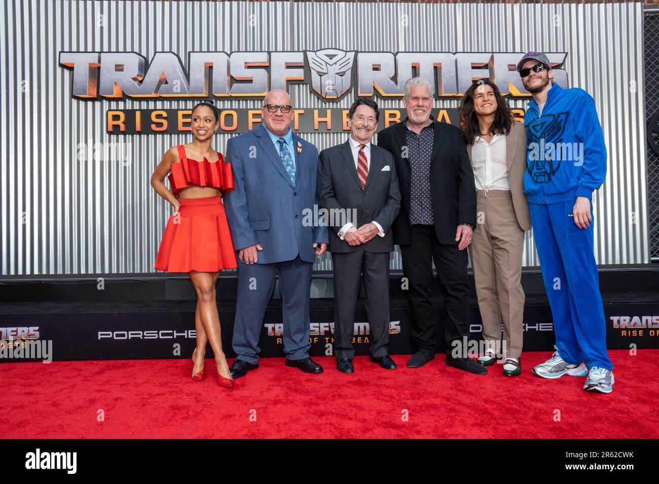 Transformers The Rise Of The Beasts New York City Red Carpet and Premiere at the Kings Theater in Brooklyn - Liza Koshy, David Sobolov, Peter Cullen, Stock Photo