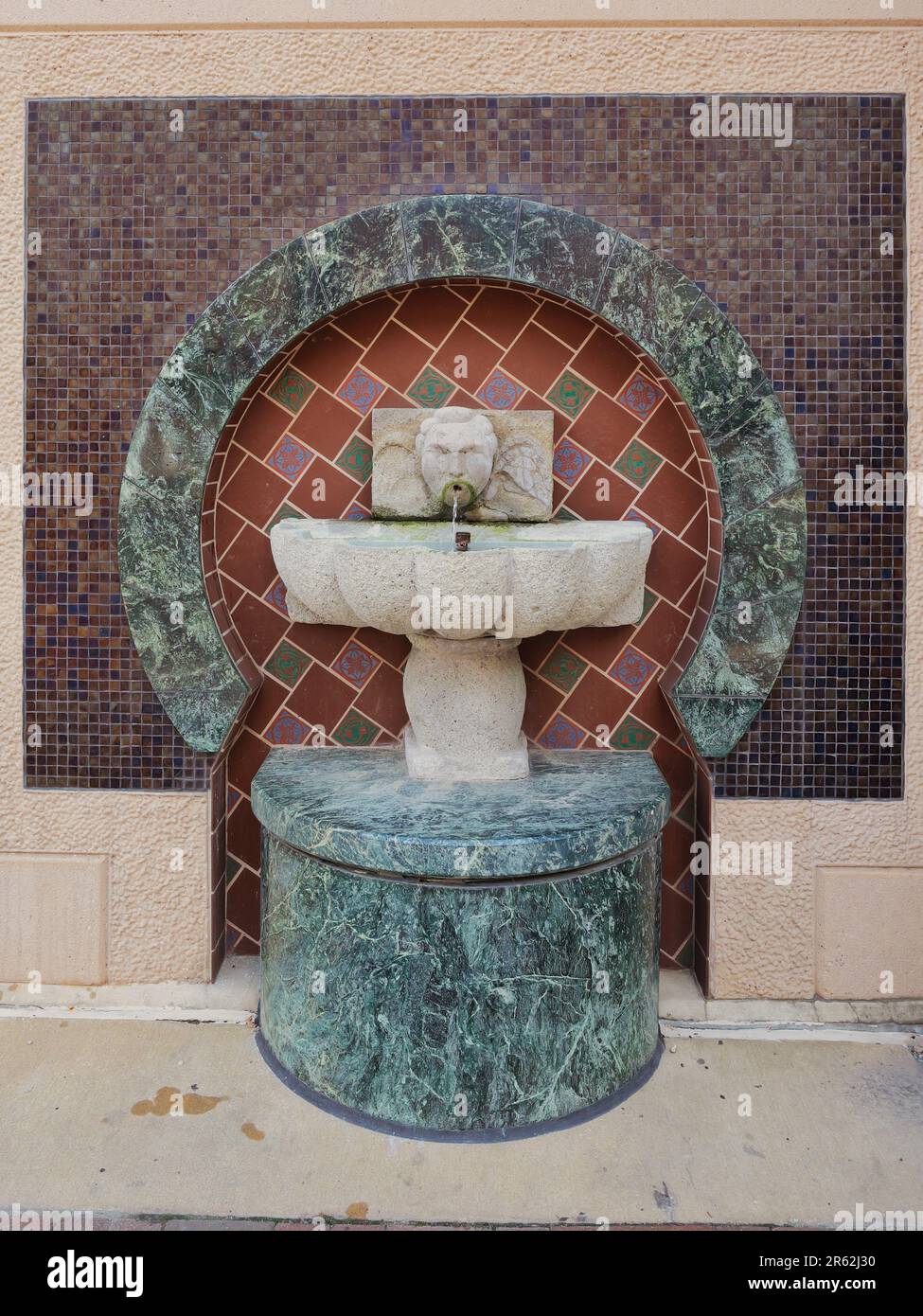 Water fountain country club plaza hires stock photography and images