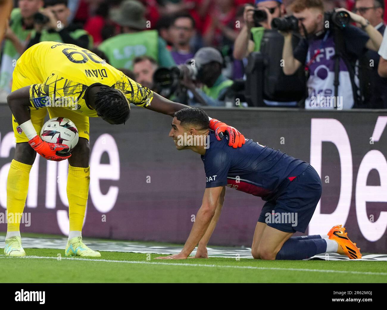 Goalkeeper Mory Diaw of Clermont and Achraf Hakimi of PSG during the Ligue 1 match between Paris Saint Germain and Clermont Foot at Parc des Princes, Stock Photo