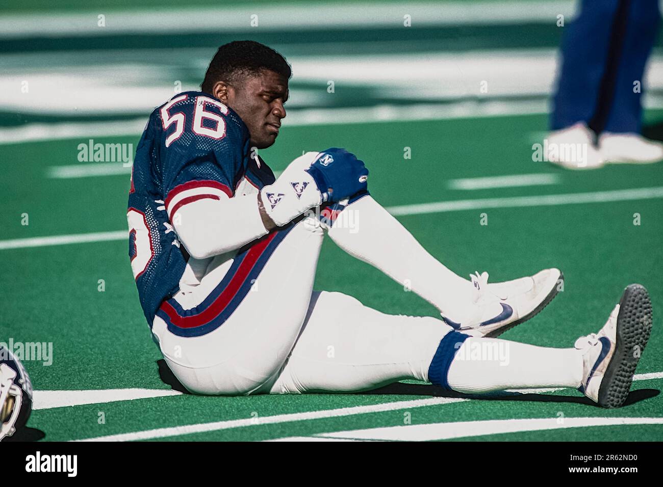 Lawrence Taylor New York Giants-56 during the 1987 Superbowl against the  Denver Broncos, Pasadena, CA. January 25, 1987 Stock Photo - Alamy