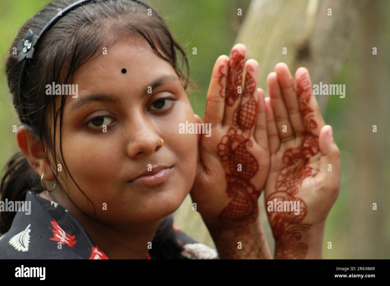 Indian Teenage Village girl face in Outdoor Stock Photo - Alamy