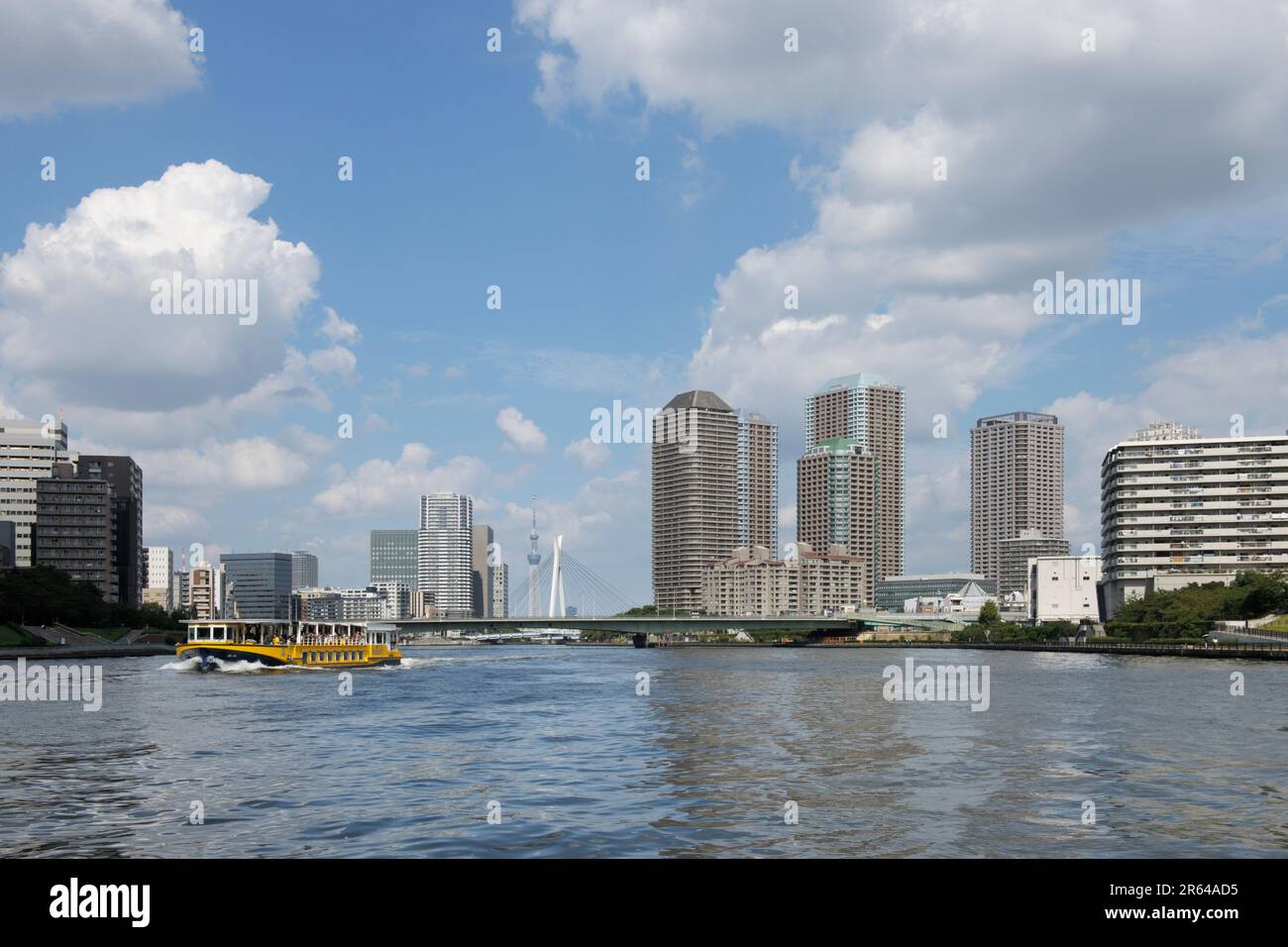 Sumida Rver Sumida River and Okawabata River City 21 Stock Photo - Alamy