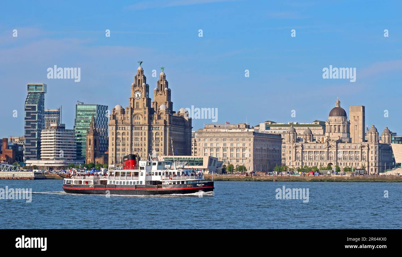 Royal Iris Mersey ferry, crosses the Liverpool waterfront panorama from Woodside, Birkenhead, Wirral, Merseyside, England, UK, CH41 6DU Stock Photo