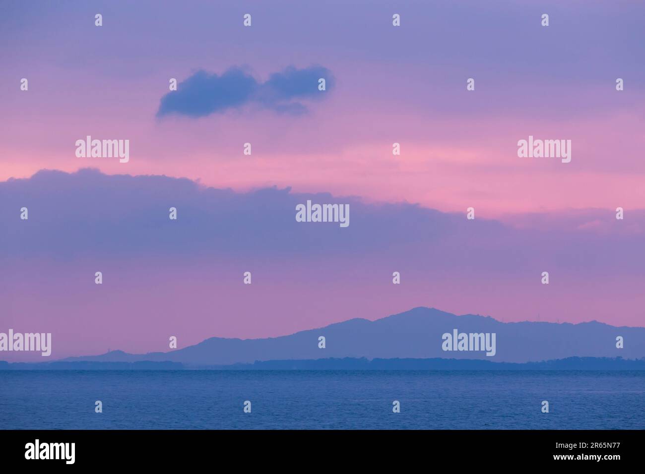 lake-biwa-in-early-morning-stock-photo-alamy