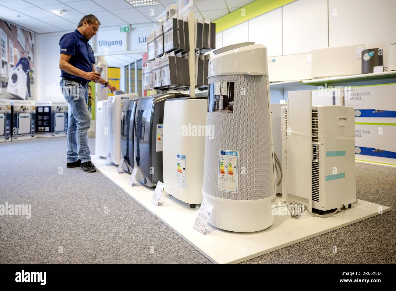 ZEIST - Fans and air conditioning at BCC. The temperature is expected to  rise to high values. ANP ROBIN VAN LONKHUIJSEN netherlands out - belgium  out Stock Photo - Alamy