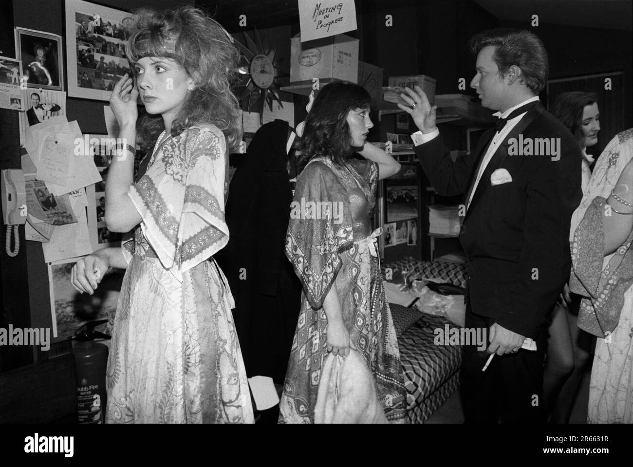 Anthony Hickox ( Tony Hickox 1959-2023 ) as a young man and London club promoter. He went onto be a Hollywood actor and film producer. Seen here at Wedgies nightclub at 107 Kings Road, Chelsea at the Alternative Deb of the Year Competition. London, England 1982. 1980s UK HOMER SYKES Stock Photo