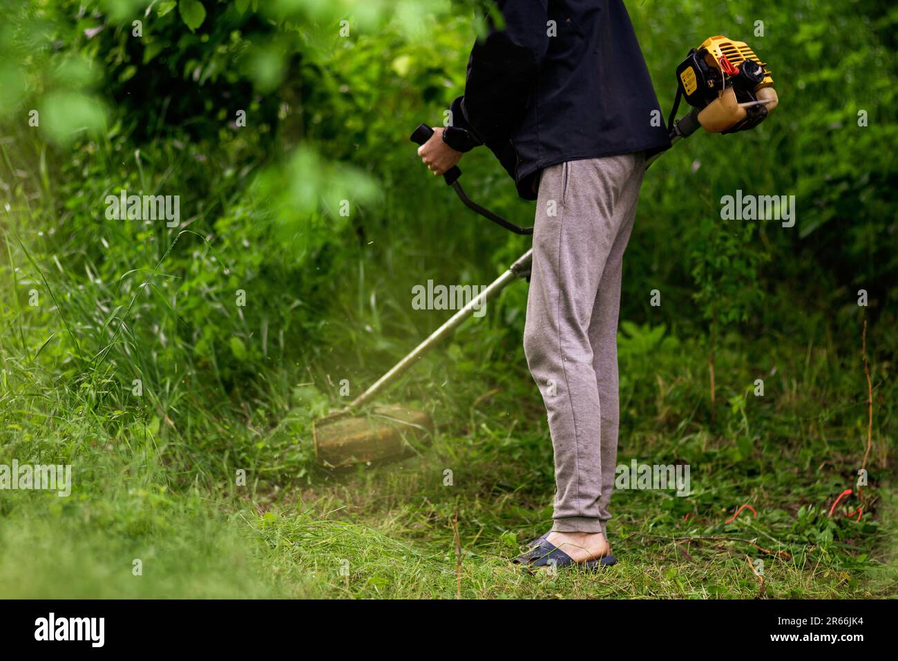 Manual hand grass cutter deals
