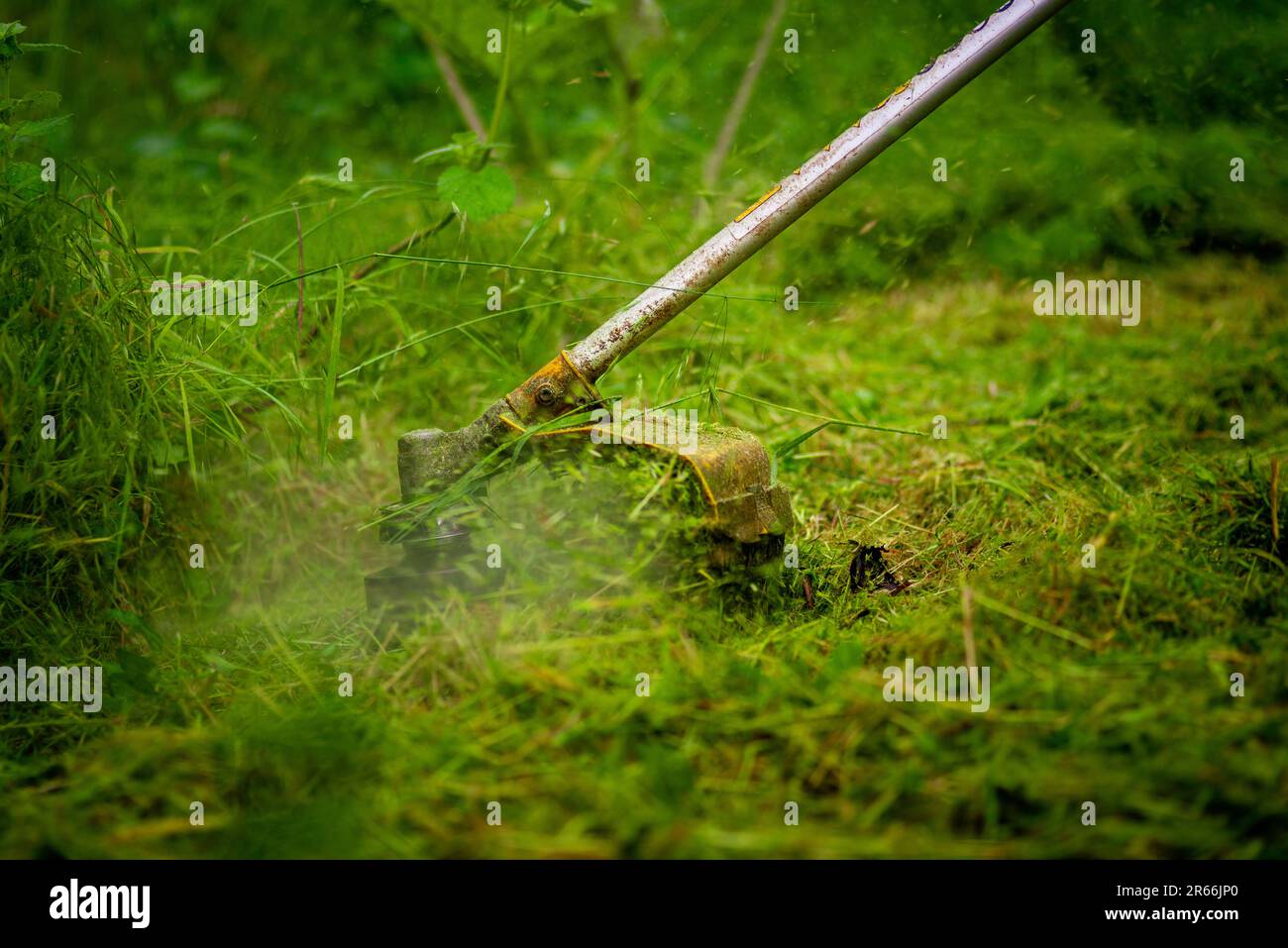Manual hand grass cutter hi res stock photography and images Alamy