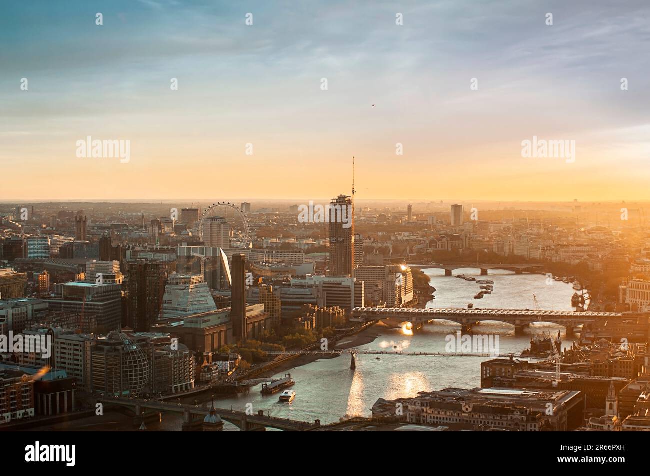 Overhead view of London and the River Thames Stock Photo