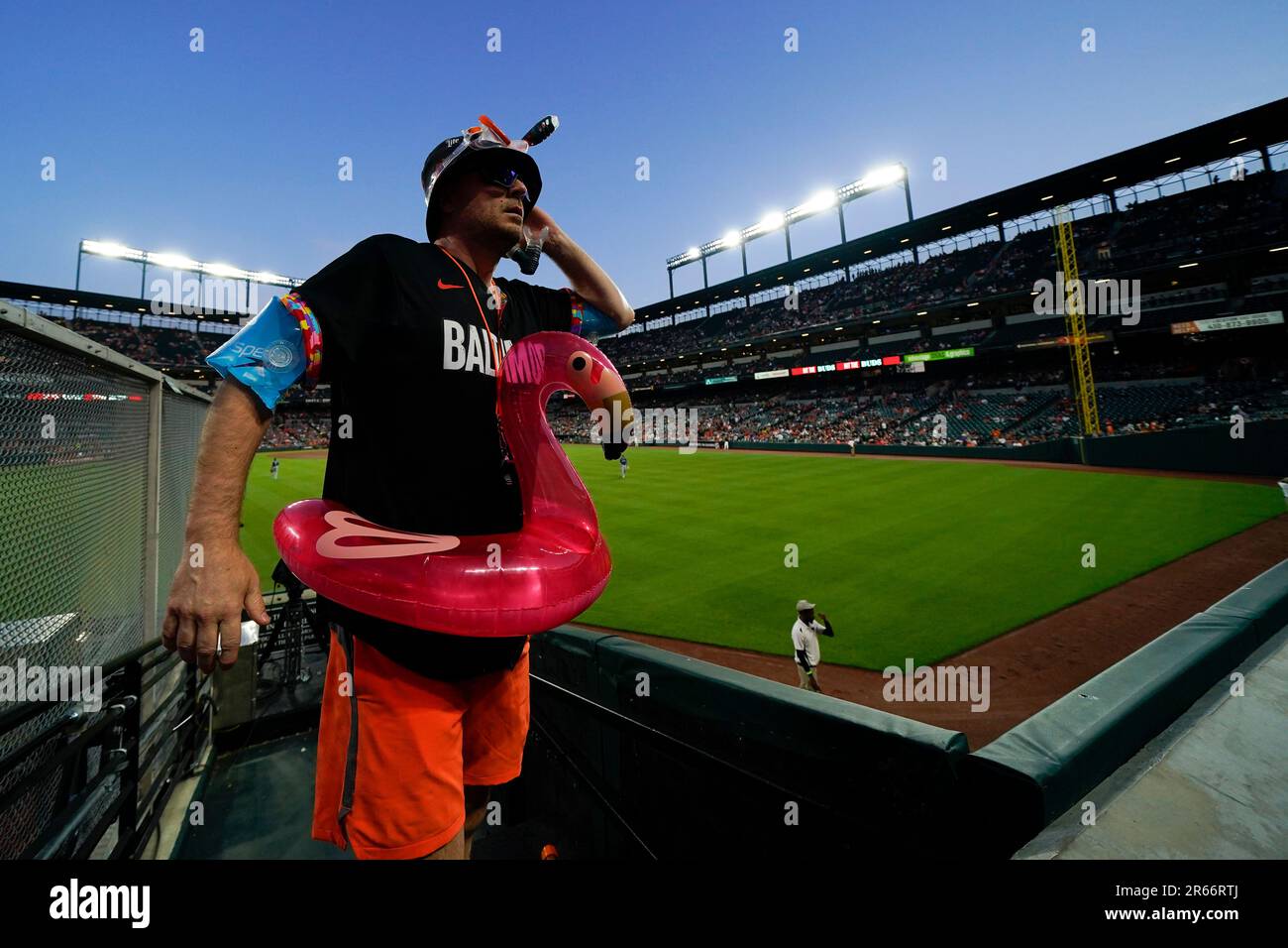 Mr. Splash talks to fans in the "Bird Bath Splash Zone" during the