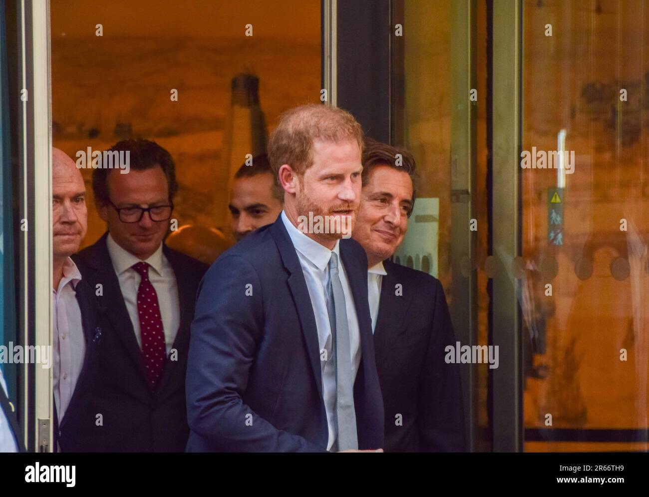 London, UK. 07th June, 2023. Prince Harry (centre) and his lawyer David Sherborne (right) seen leaving the High Court, Rolls Building. Several high-profile people, including Prince Harry, have taken legal action against Mirror Group Newspapers over alleged unlawful information gathering, including phone hacking. Credit: SOPA Images Limited/Alamy Live News Stock Photo