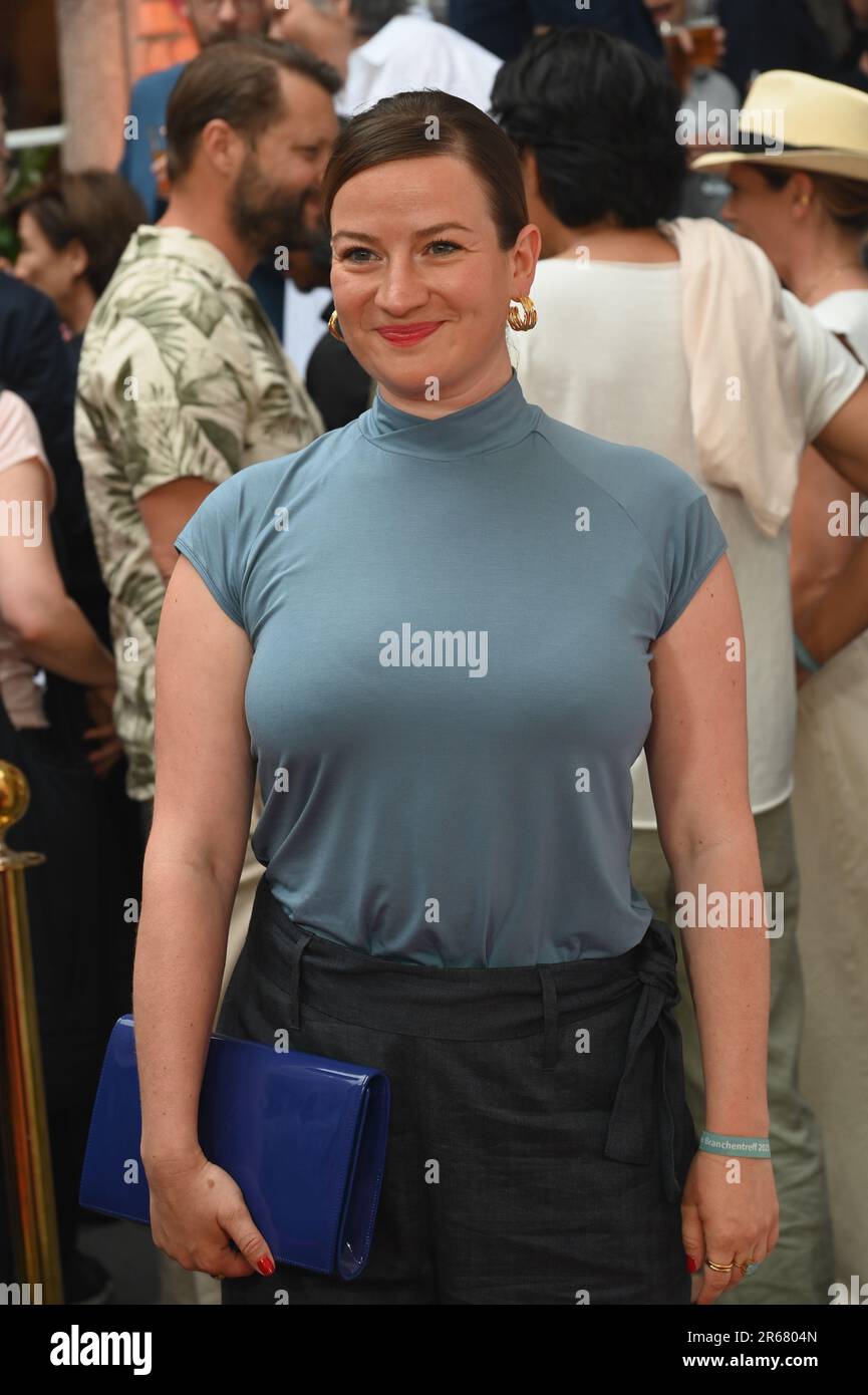 Nina Gummich Hi-res Stock Photography And Images - Alamy