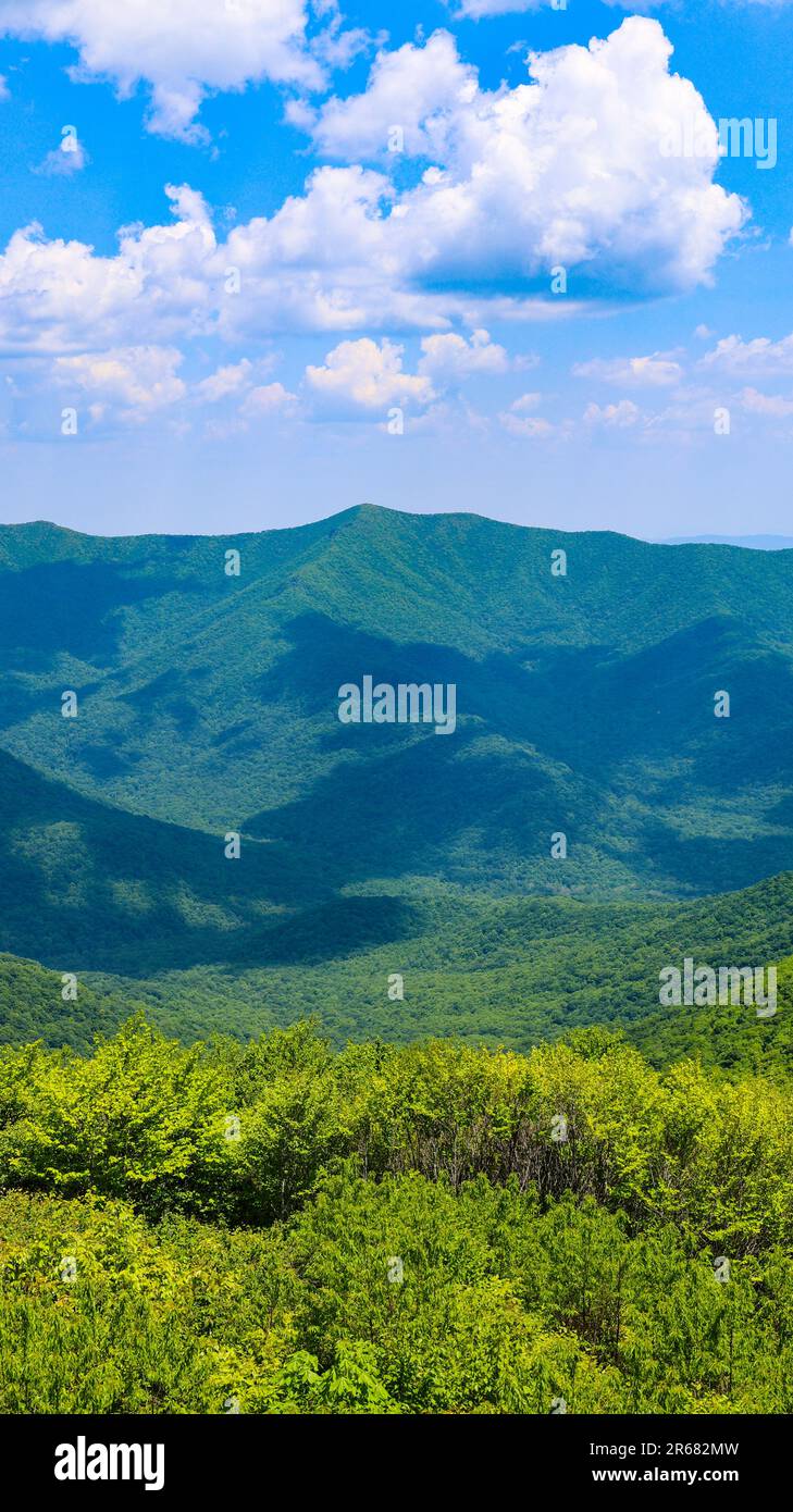 Appalachian mountains blue ridge hi-res stock photography and images ...