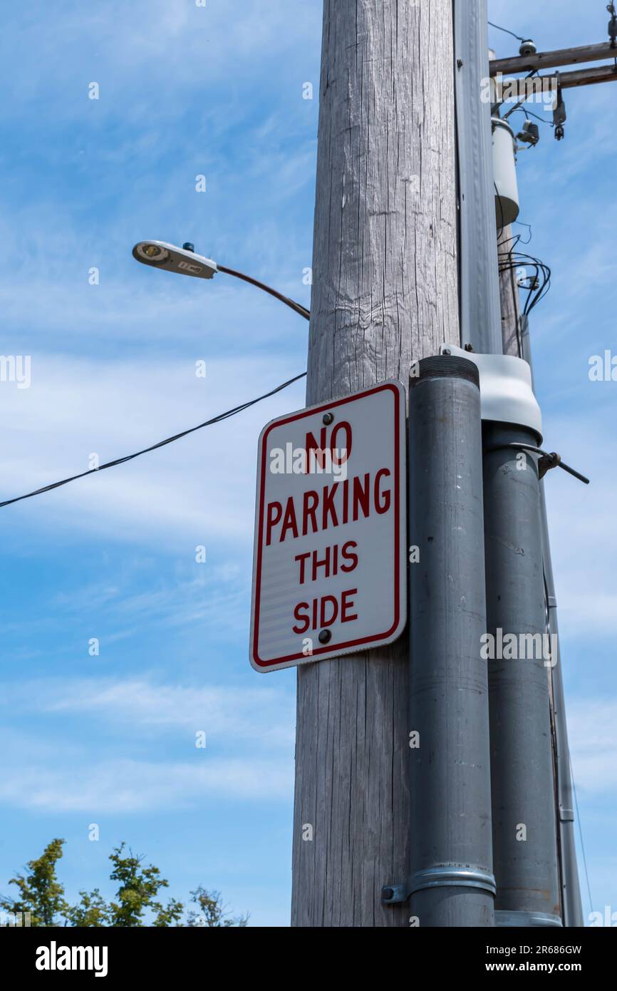 Notice on street light pole hires stock photography and images Alamy