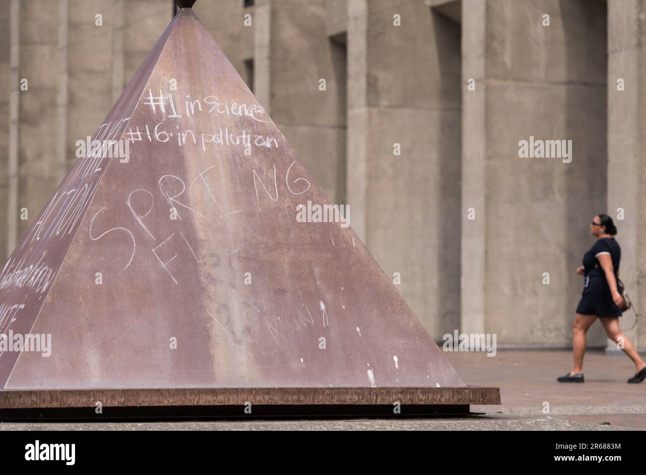 Seattle, USA. 7 Jun, 2023. University of Washington staff goes on ...