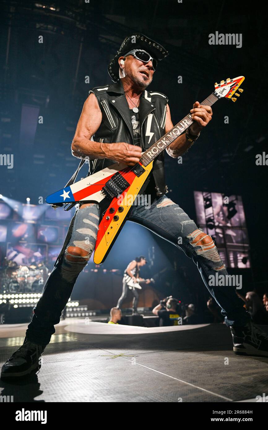 Guitarist rudolf schenker hi-res stock photography and images - Alamy