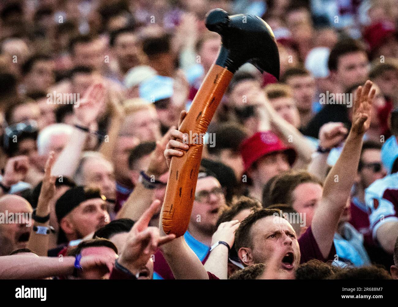 Prague, Czech Republic. 07th June, 2023. ACF Fiorentina fans watch the
