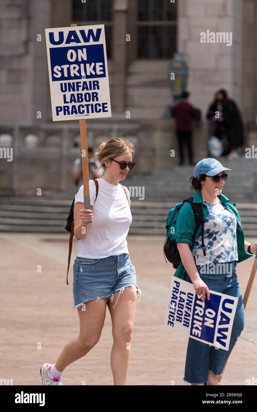 Seattle, USA. 7 Jun, 2023. University of Washington staff goes on ...