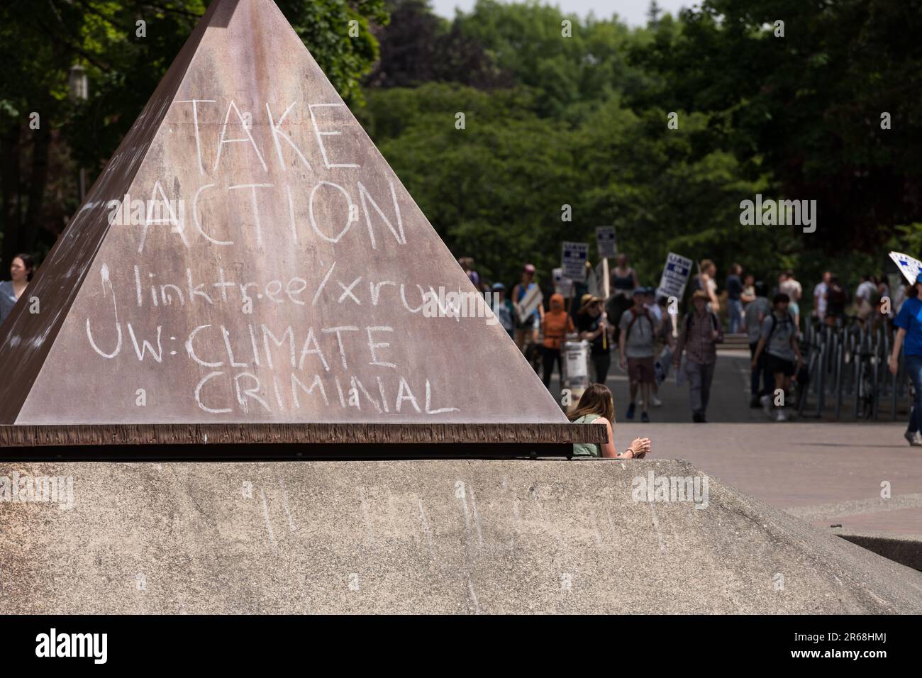 Seattle, USA. 7 Jun, 2023. University of Washington staff goes on ...