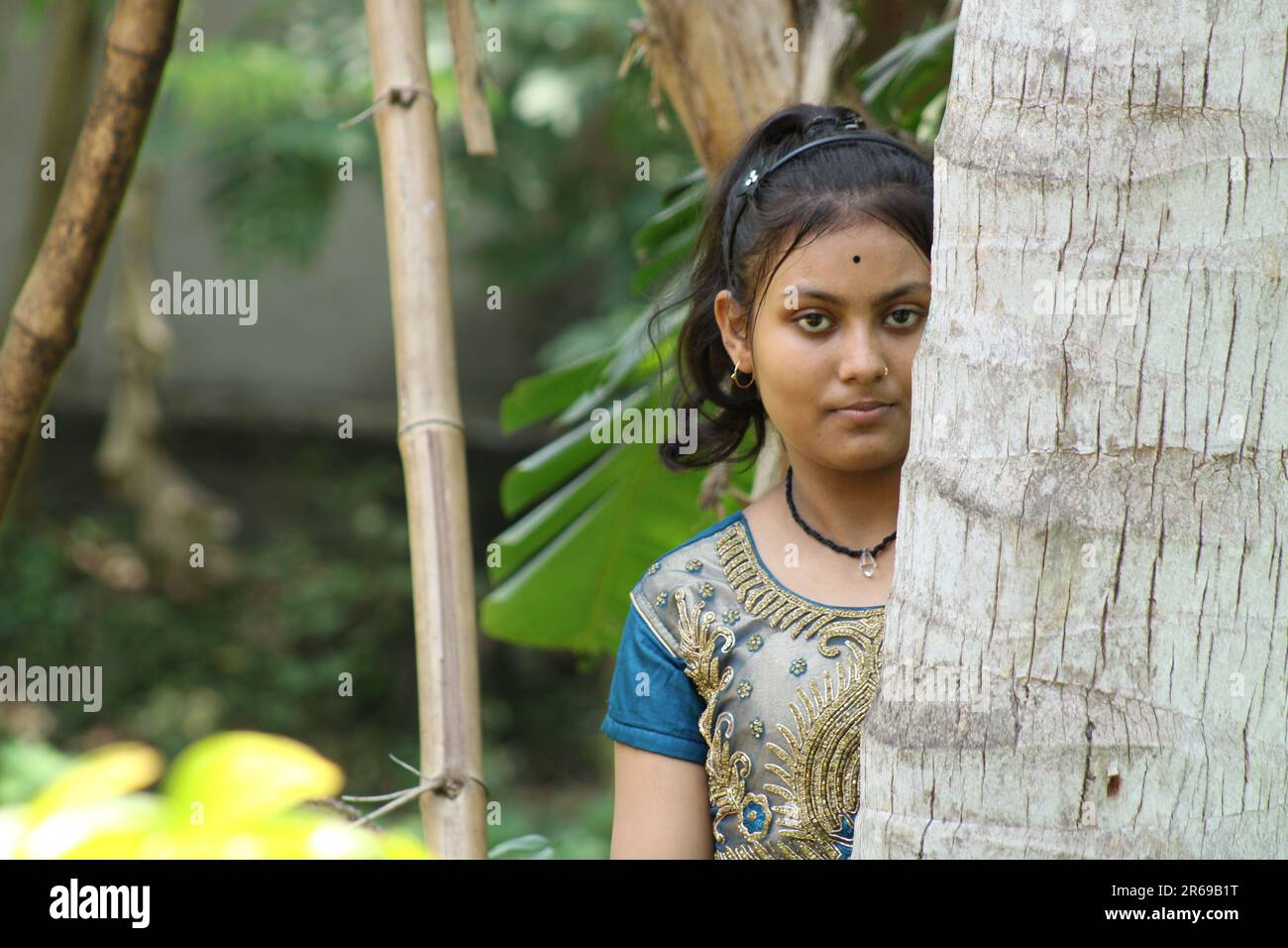 Woman sweatshirt indian hi-res stock photography and images - Alamy