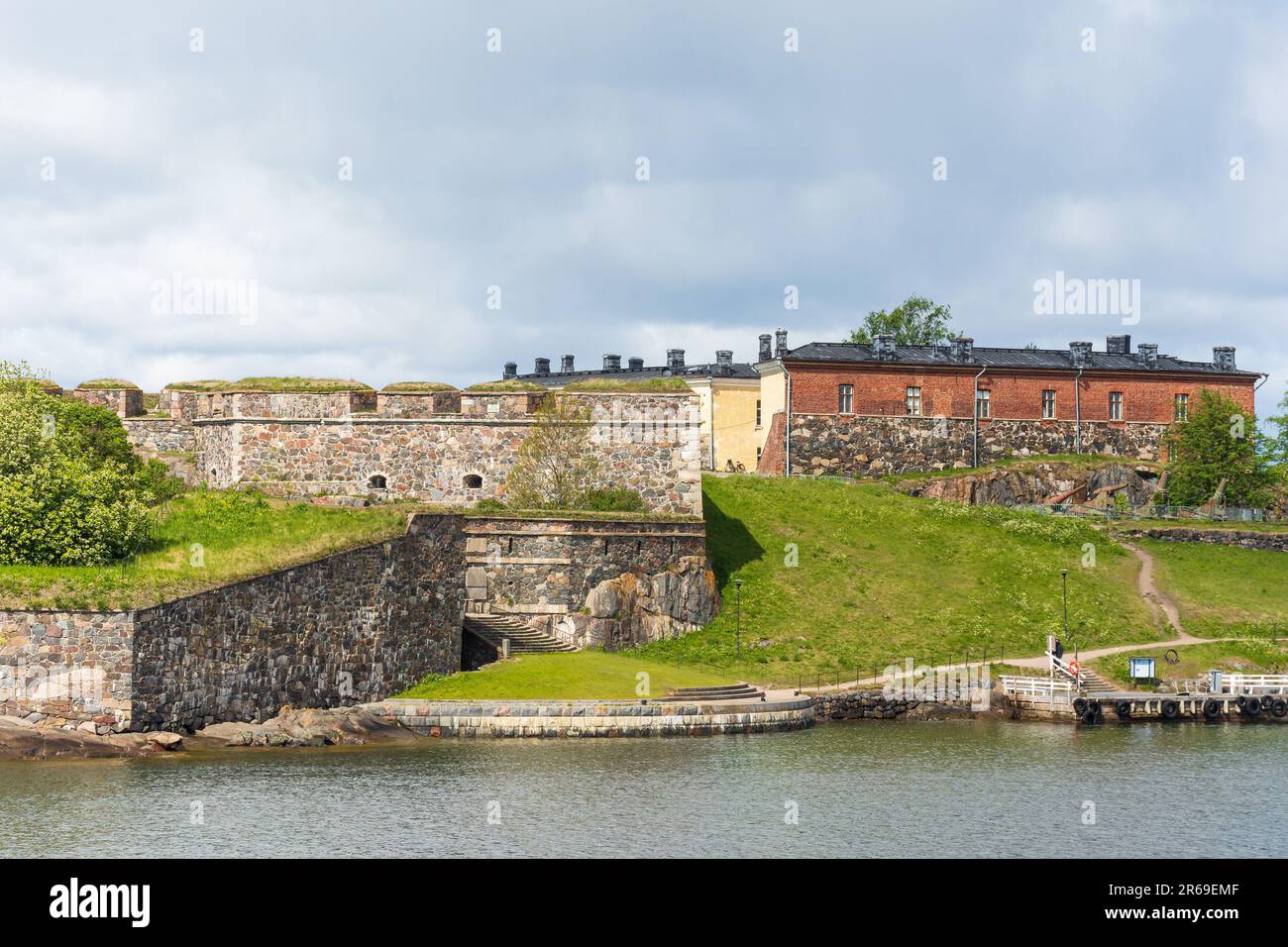 king-s-gate-kuninkaanportti-on-kustaanmiekka-island-at-suomenlinna