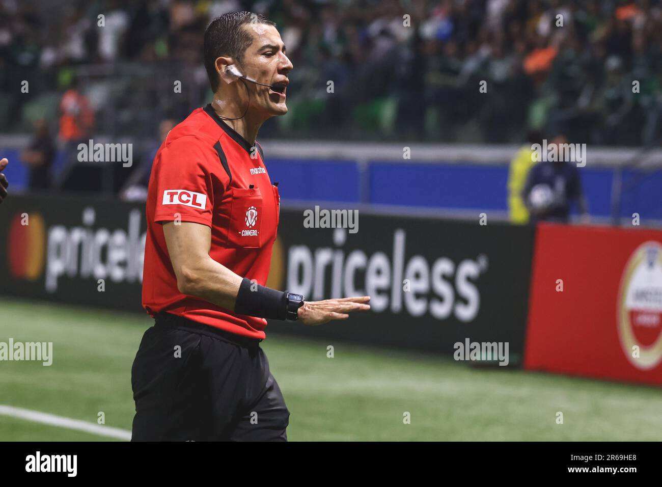 SÃO PAULO, SP - 07.06.2023: PALMEIRAS X BARCELONA - Referee Andres Rojas during the match between Palmeiras and Barcelona-EQU for the fifth round of the group stage of Conmebol Libertadores held in São Paulo at Allianz Parque on Wednesday night (07) (Photo: Yuri Murakami/Fotoarena) Stock Photo