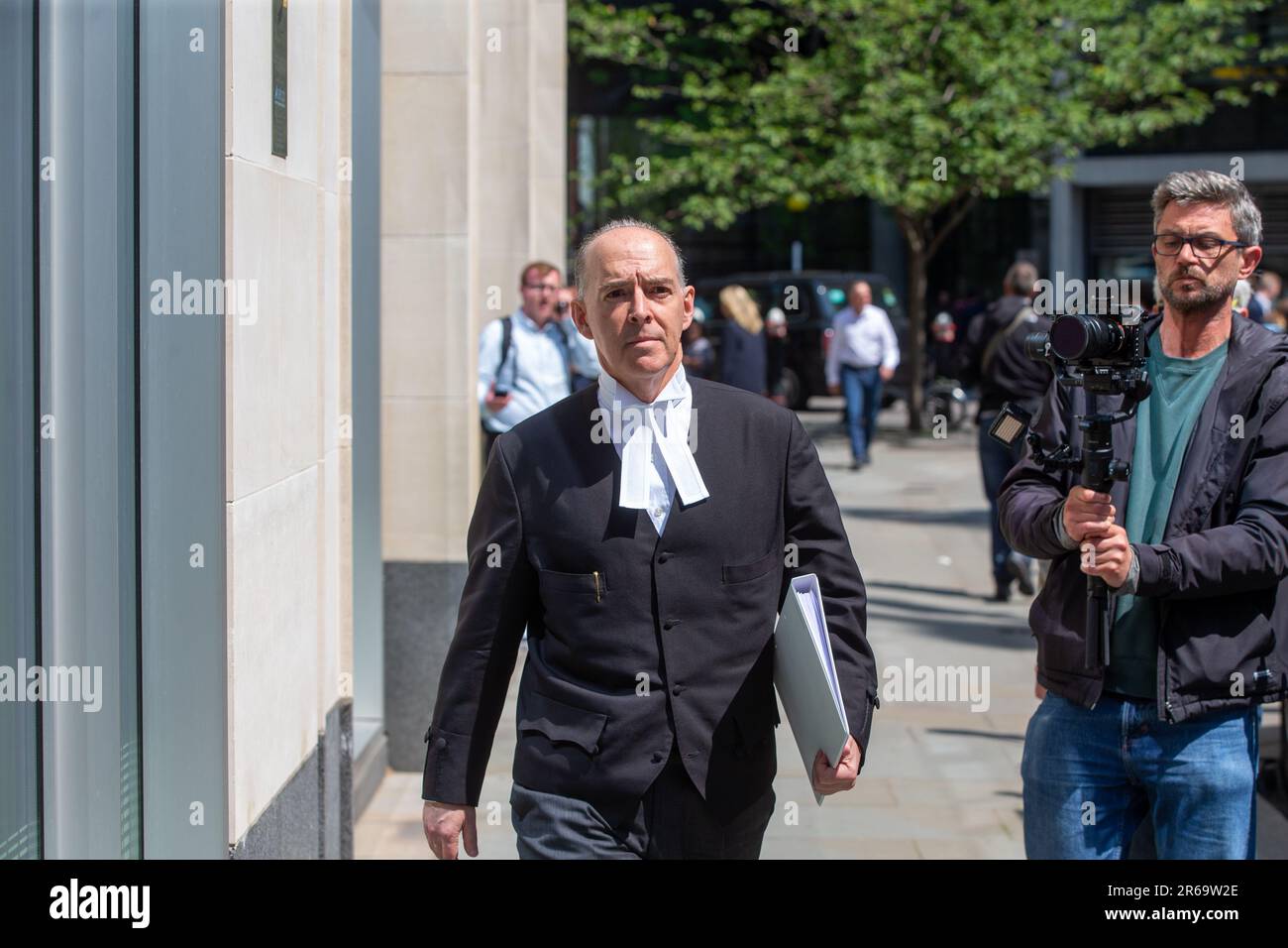 London, England, UK. 7th June, 2023. Lawyer for the defence ANDREW GREEN is seen outside High Court as the phone hacking trial against Mirror Group Newspapers (MGN) continues. A number of high-profile figures have brought claims against MGN over alleged unlawful information gathering at its titles. (Credit Image: © Tayfun Salci/ZUMA Press Wire) EDITORIAL USAGE ONLY! Not for Commercial USAGE! Stock Photo
