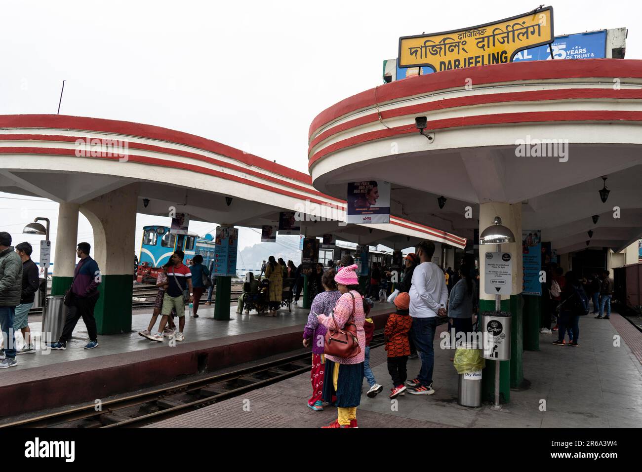 DARJEELING, INDIA, MAY 25: Tourists wait for a toy train of Darjeeling Himalayan Railway (DHR) at Darjeeling Railway station, on May 25, 2023 in Stock Photo