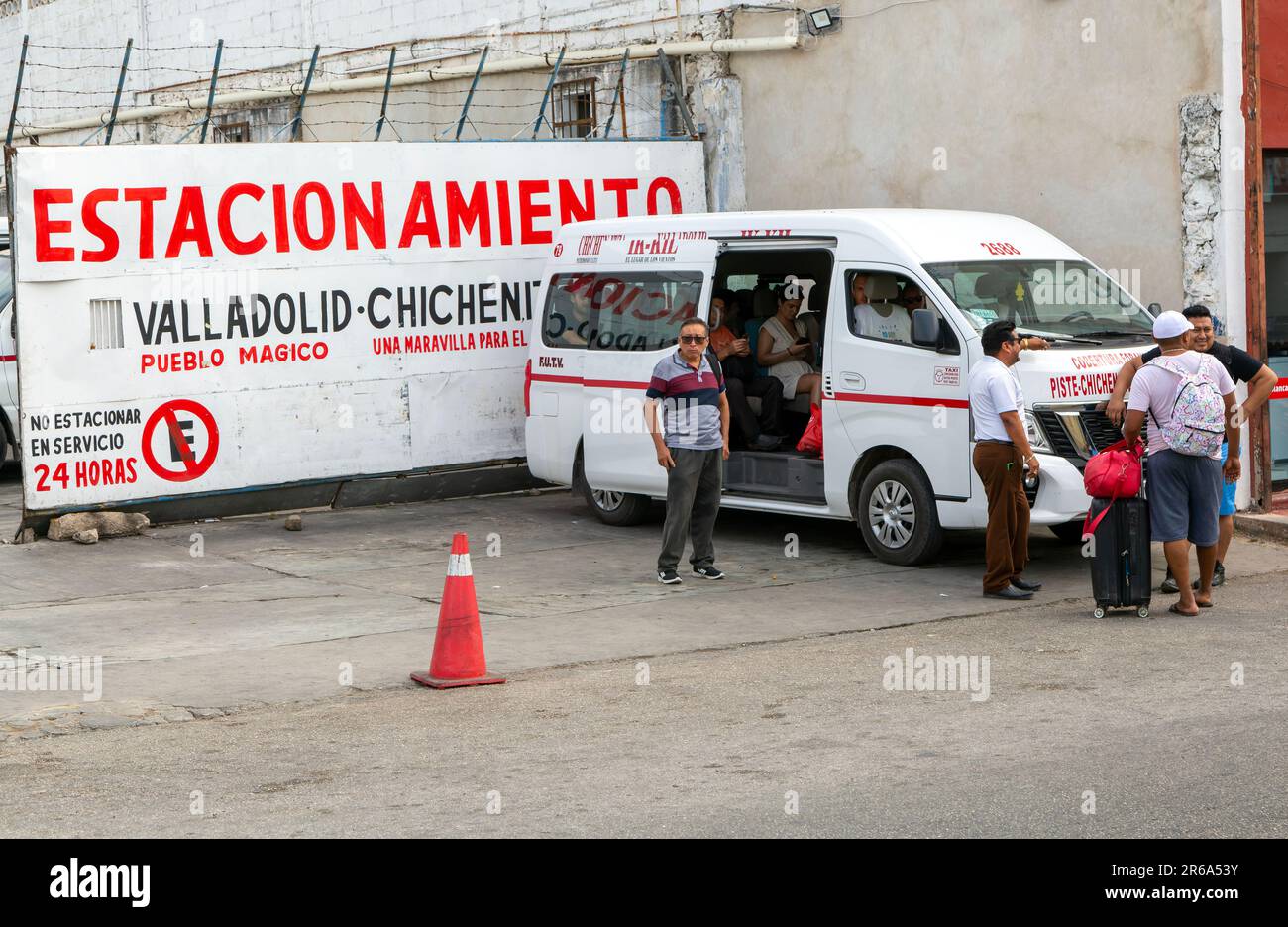 Collective bus taxi station for transport to Chichen Itza, Vallodolid