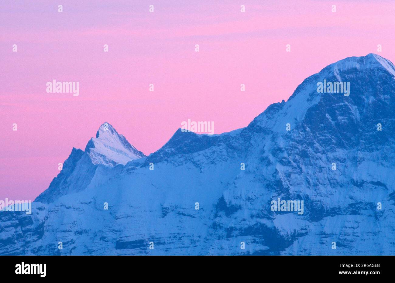 Alpine peaks at dusk, Niehorn, Bernese Oberland () (Himmel) (sky) (Stimmung) (mood) (Europa) (Landschaften) (landscapes) (Gebirge) (Berge) (mountas) Stock Photo