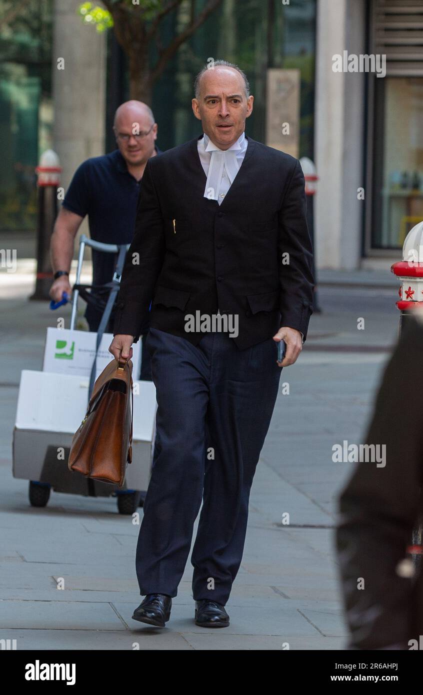 London, England, UK. 8th June, 2023. Lawyer for the defence ANDREW GREEN is seen outside High Court as the phone hacking trial against Mirror Group Newspapers (MGN) continues. A number of high-profile figures have brought claims against MGN over alleged unlawful information gathering at its titles. (Credit Image: © Tayfun Salci/ZUMA Press Wire) EDITORIAL USAGE ONLY! Not for Commercial USAGE! Stock Photo