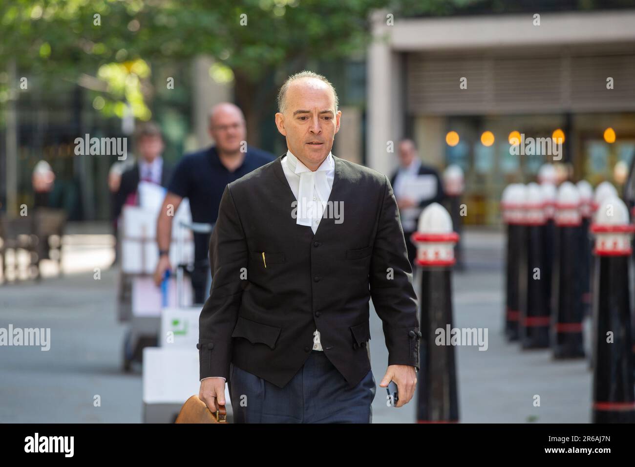 London, England, UK. 8th June, 2023. Lawyer for the defence ANDREW GREEN is seen outside High Court as the phone hacking trial against Mirror Group Newspapers (MGN) continues. A number of high-profile figures have brought claims against MGN over alleged unlawful information gathering at its titles. (Credit Image: © Tayfun Salci/ZUMA Press Wire) EDITORIAL USAGE ONLY! Not for Commercial USAGE! Stock Photo