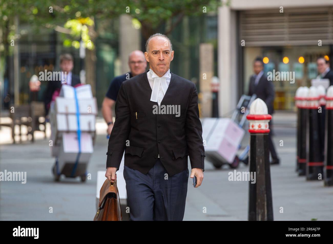 London, England, UK. 8th June, 2023. Lawyer for the defence ANDREW GREEN is seen outside High Court as the phone hacking trial against Mirror Group Newspapers (MGN) continues. A number of high-profile figures have brought claims against MGN over alleged unlawful information gathering at its titles. (Credit Image: © Tayfun Salci/ZUMA Press Wire) EDITORIAL USAGE ONLY! Not for Commercial USAGE! Stock Photo