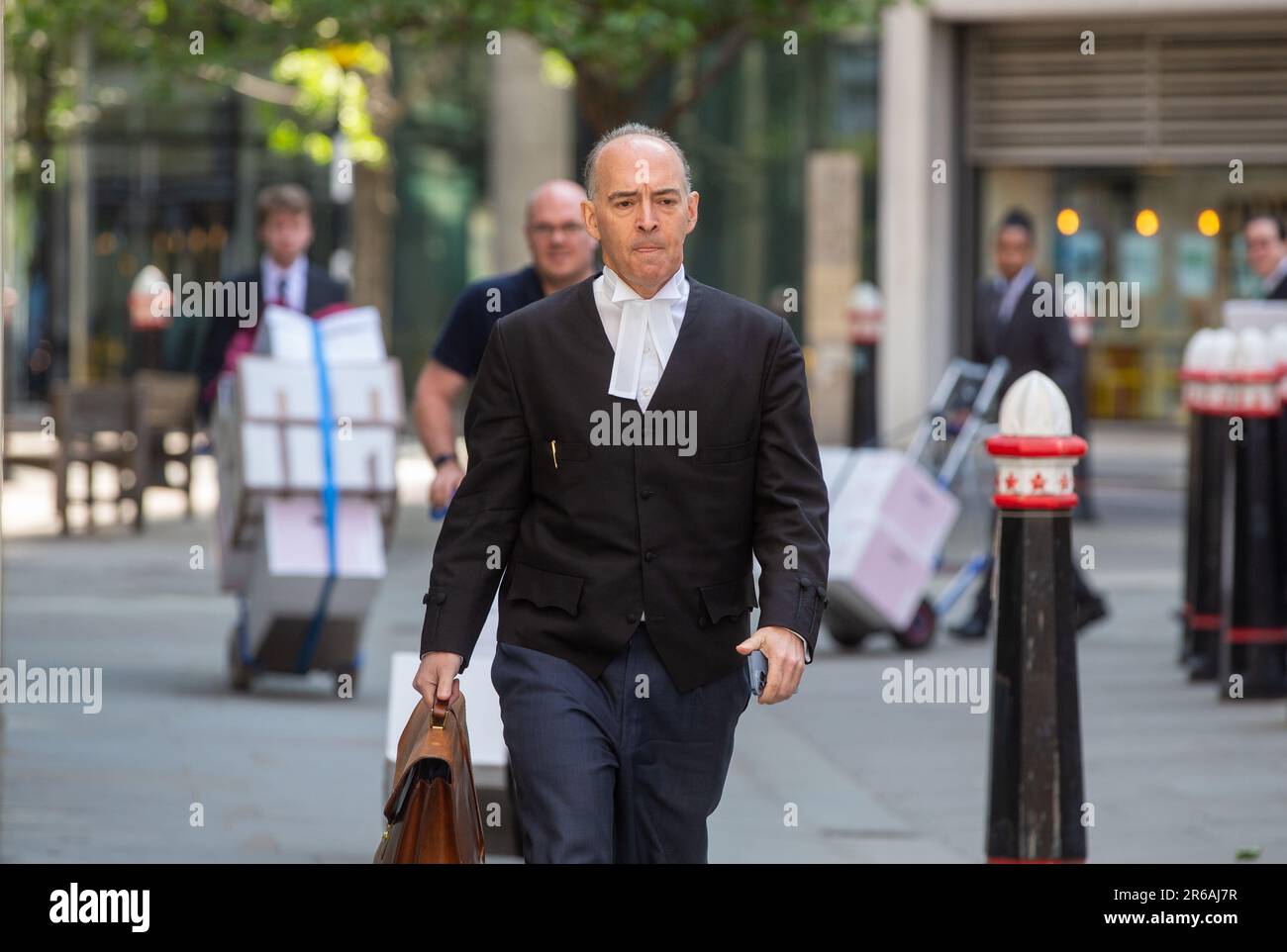 London, England, UK. 8th June, 2023. Lawyer for the defence ANDREW GREEN is seen outside High Court as the phone hacking trial against Mirror Group Newspapers (MGN) continues. A number of high-profile figures have brought claims against MGN over alleged unlawful information gathering at its titles. (Credit Image: © Tayfun Salci/ZUMA Press Wire) EDITORIAL USAGE ONLY! Not for Commercial USAGE! Stock Photo