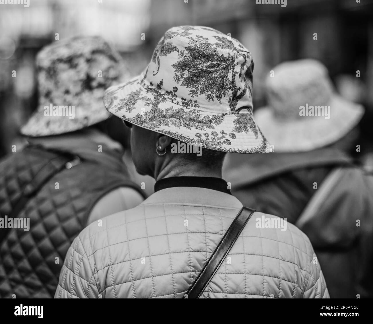 Bucket hat fashion Black and White Stock Photos & Images - Alamy