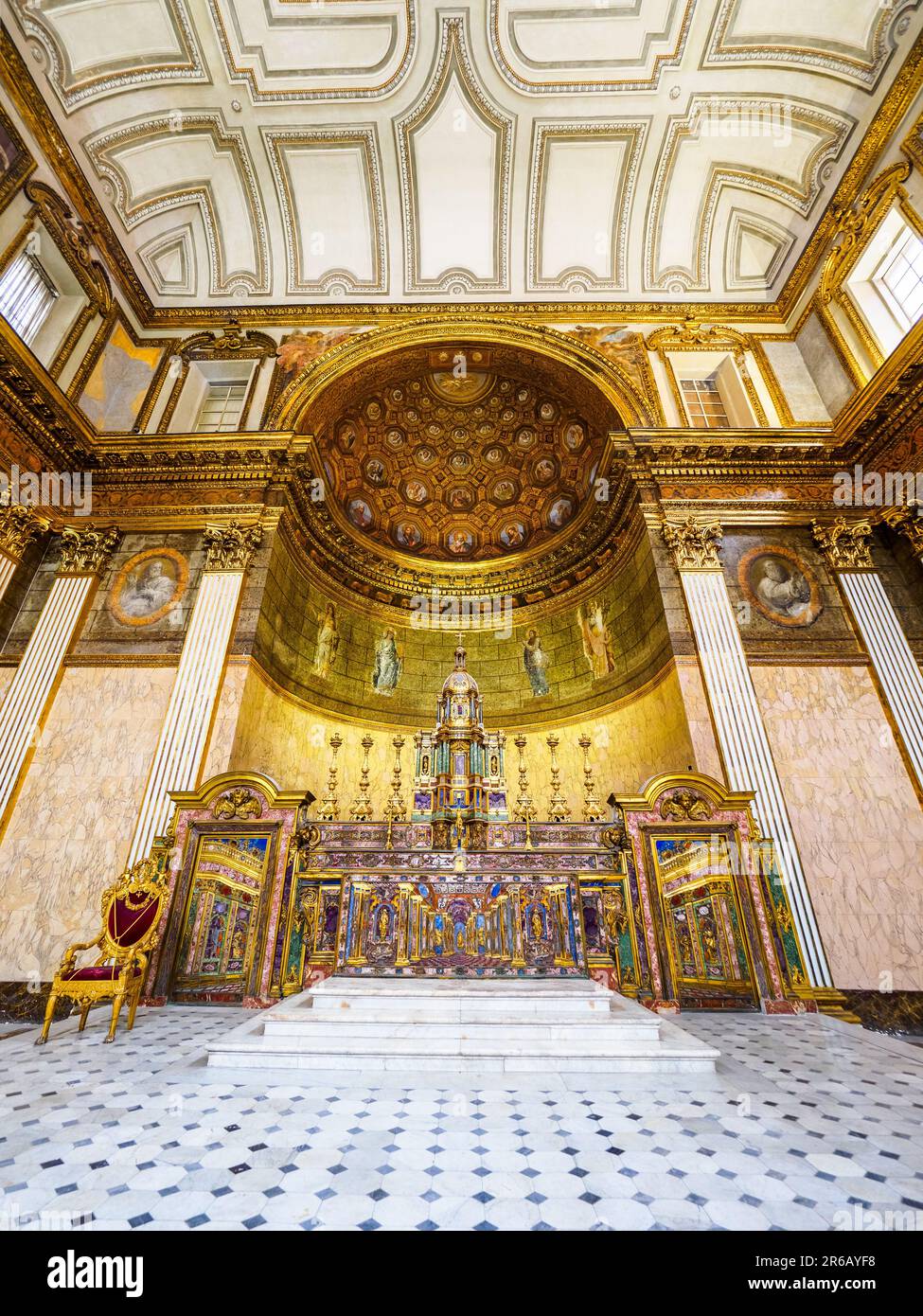 Empire and Neo-Byzantine style Apse in the Royal Chapel, dedicated to Our Lady of Assumption - Royal Palace of Naples that In 1734 became the royal residence of the Bourbons - Naples, Italy Stock Photo