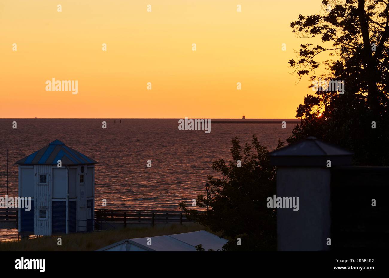 Sonnenaufgang in Lubmin am Strand - Sunrise in Lubmin Stock Photo