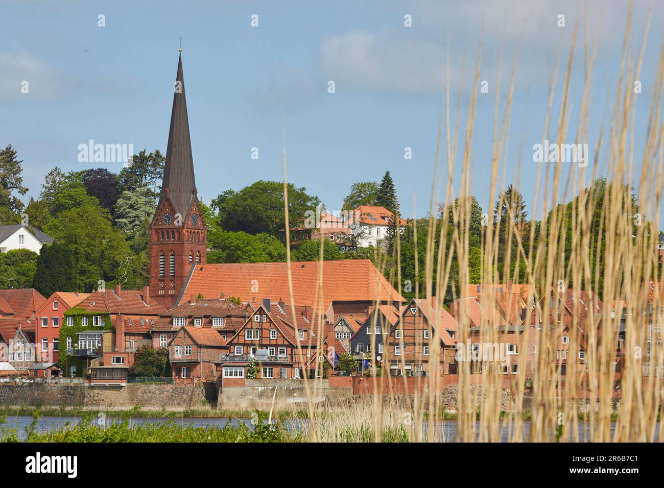 Blick auf Lauenburg an der Elbe, Schleswig-Holstein, Niedersachsen Credit: Sarah Bömer Fotografie Stock Photo