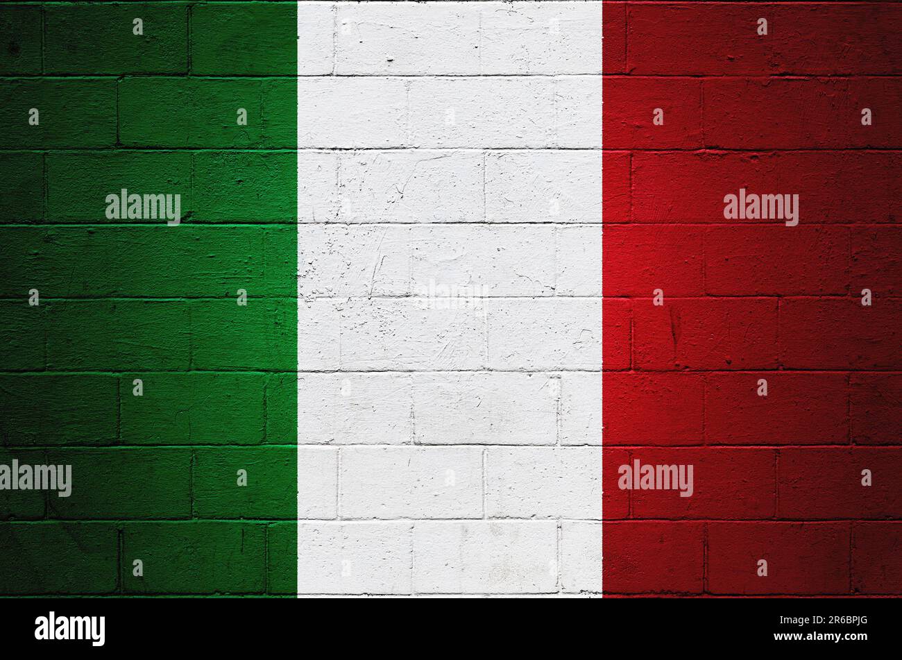 Flag of Italy painted on a cinder block wall Stock Photo - Alamy