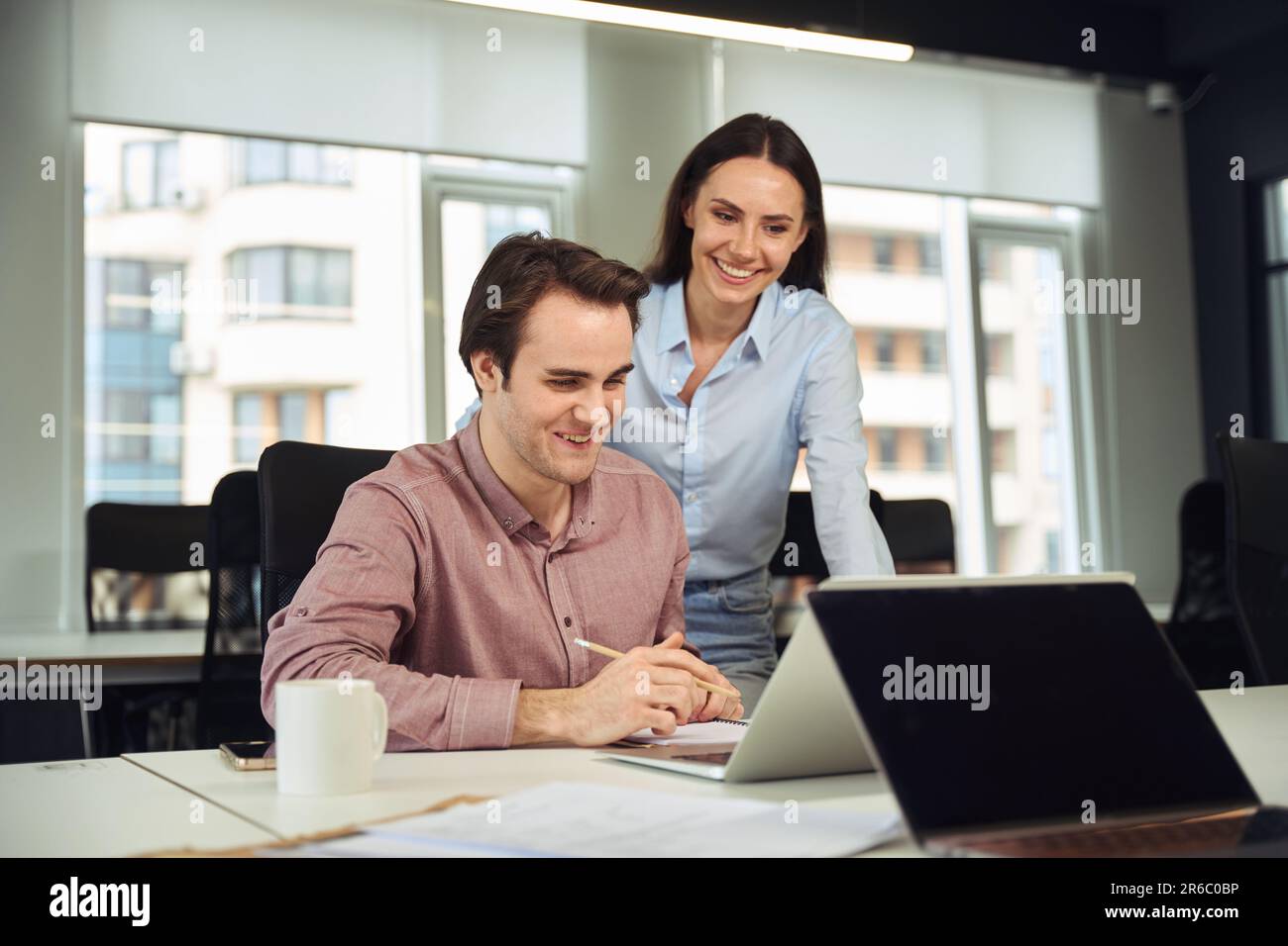 2 Worker Task Task supervision hi-res stock photography and images - Alamy