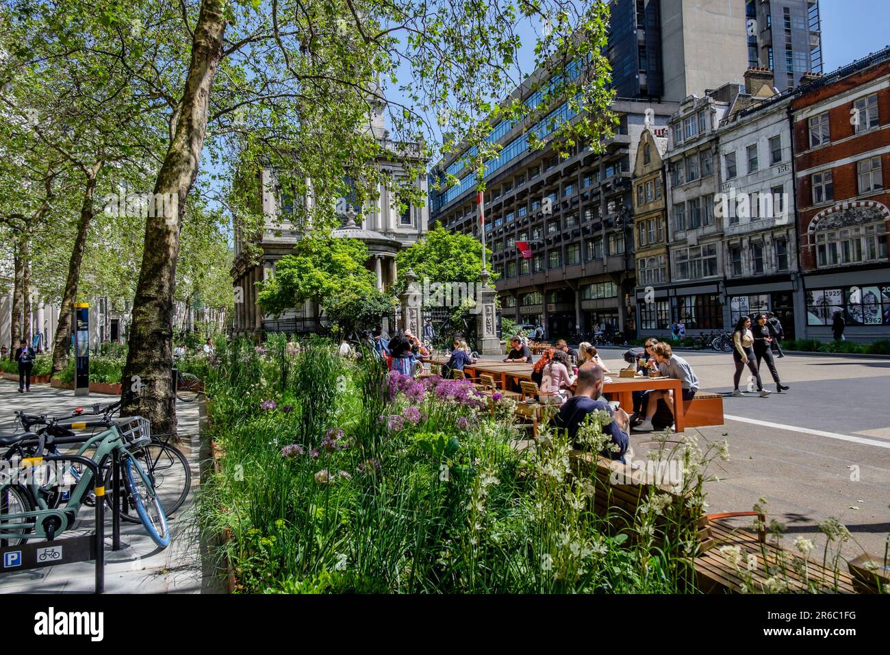 Pedestrianised area of the Strand, part of The Northbank Business Improvement District, London, UK Stock Photo