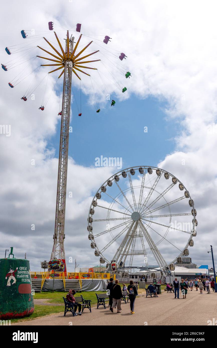 The Big Wheel and Round the World swing ride, Great Yarmouth Pleasure