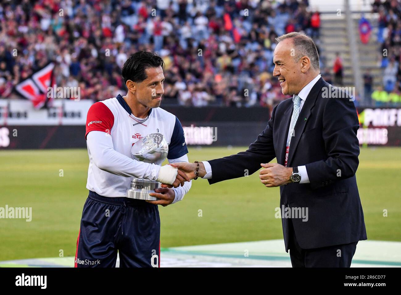 Cagliari, Italy. 08th June, 2023. Gianluca Lapadula of Cagliari Calcio,  Premio Capocannoniere Pablito during Final - Cagliari vs Bari, Italian  soccer Serie B match in Cagliari, Italy, June 08 2023 Credit: Independent