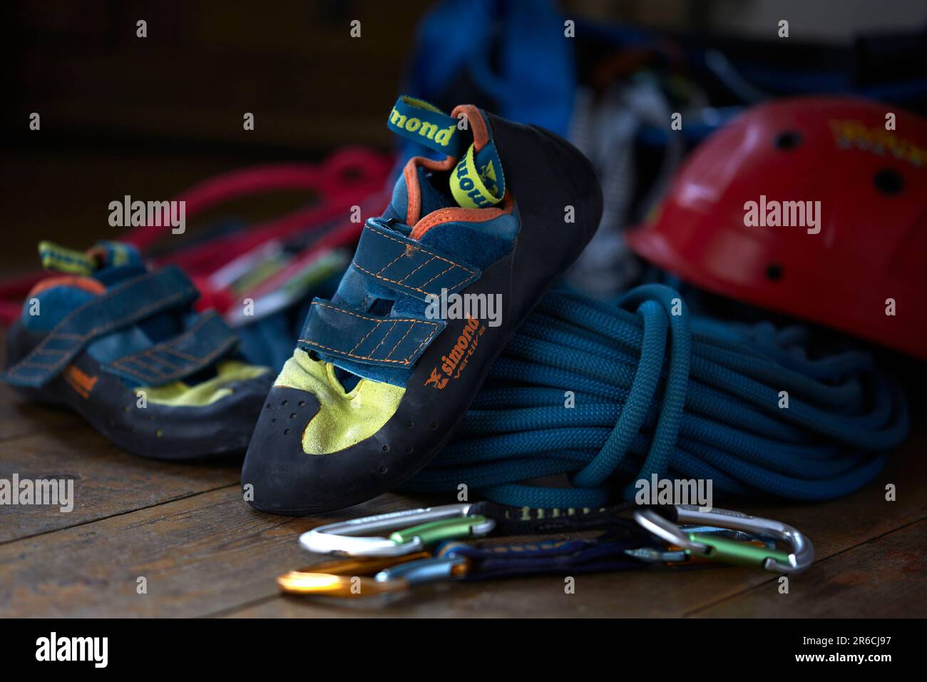 Climbing wall indoor helmet hi-res stock photography and images - Alamy