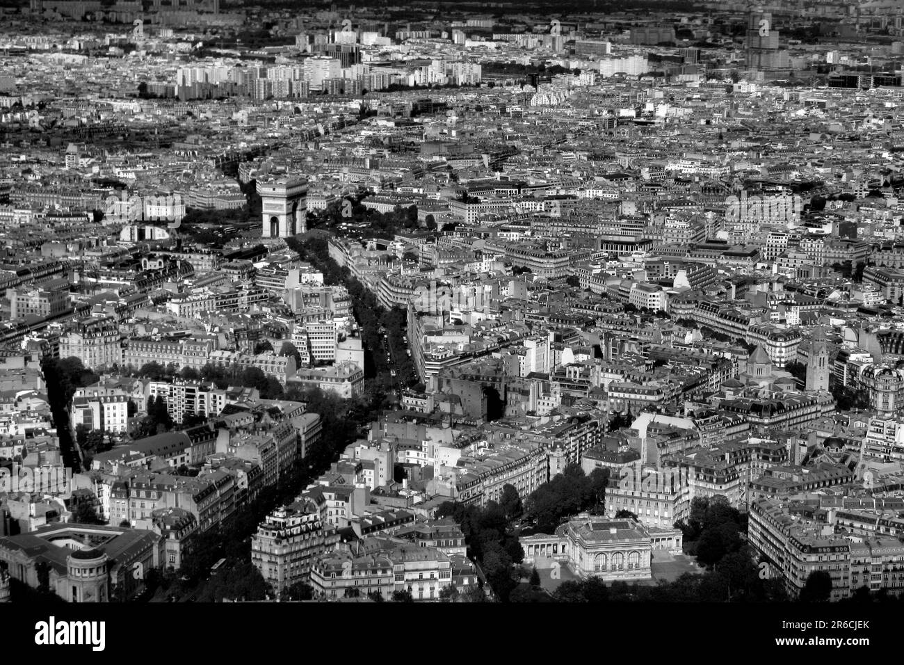 Paris arc triomphe view Black and White Stock Photos & Images - Alamy